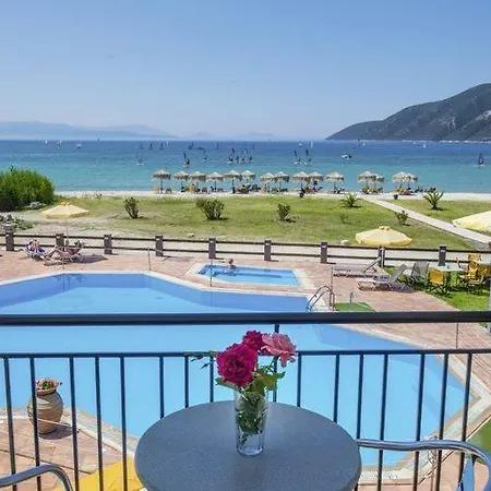 Sunwaves Beach Hotel 2*