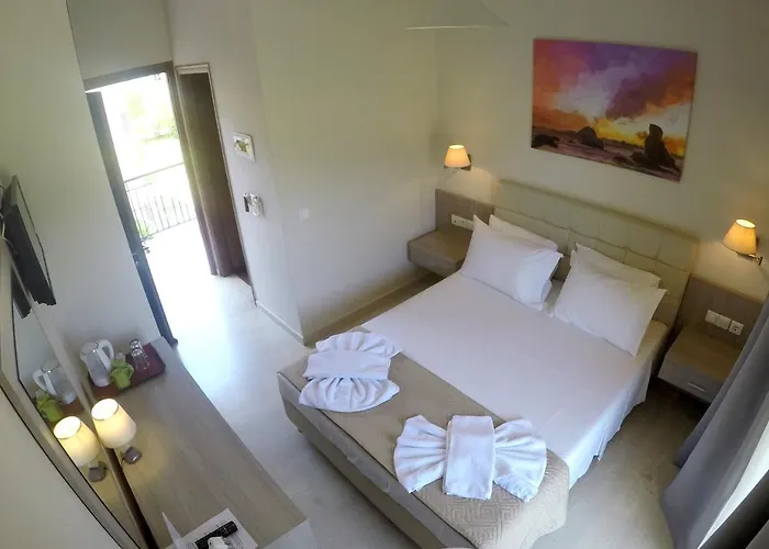 Sunwaves Beach Hotel 2*