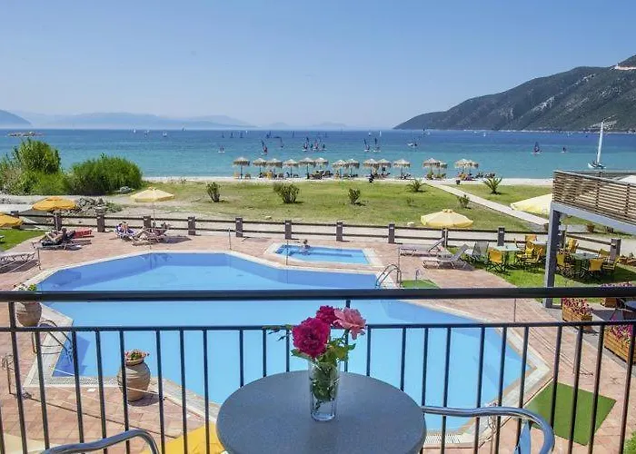 Sunwaves Beach Hotel 2*